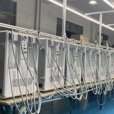 تصميم حقيبة سفر لوحدة طب الأسنان المحمولة، وحدة علاج الأسنان المتنقلة المحمولة باليد مع ضاغط مدمج، ومصباح معالجة، وجهاز إزالة الترسبات.