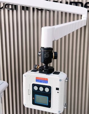 وحدة طب الأسنان البيطرية المحمولة مع كاميرا 4K للأشعة السينية ومضغوط خال من الزيت لعلاج أسنان الحيوانات الأليفة